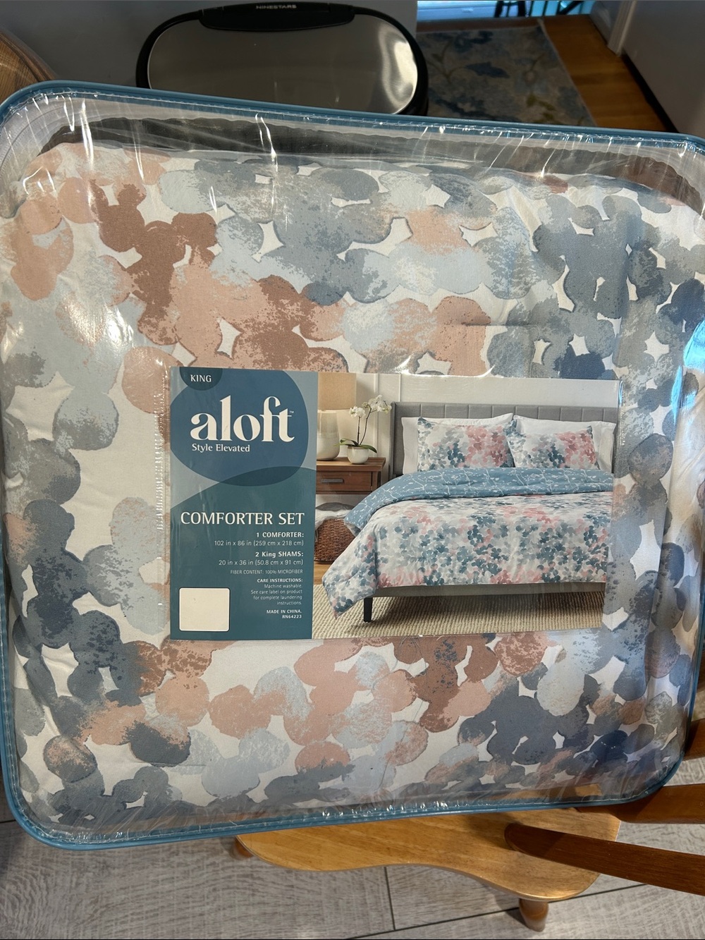 ALOFT reversible King Comforter Set in Blue and Blush Floral